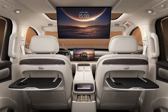 Leapmotor D19: SUV điện Trung Quốc giữ ổn định dù nổ lốp kép ở tốc độ 120 km/h