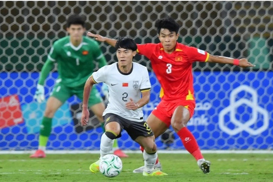 Lý Đức đối mặt án phạt treo giò 6 trận sau thẻ đỏ tại bán kết U23 châu Á