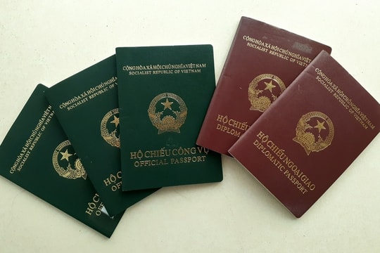 Từ 1/7, người đứng đầu cơ quan chuyên môn thuộc UBND cấp xã được cấp hộ chiếu công vụ