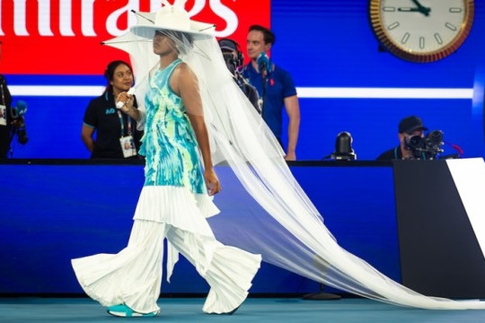 Naomi Osaka gây sốt với trang phục jellyfish tại Australia Mở rộng 2026
