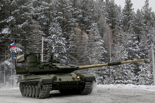 Nga nâng cấp xe tăng T-90M2 với hệ thống Arena-M để đối phó UAV tự sát tại Ukraine