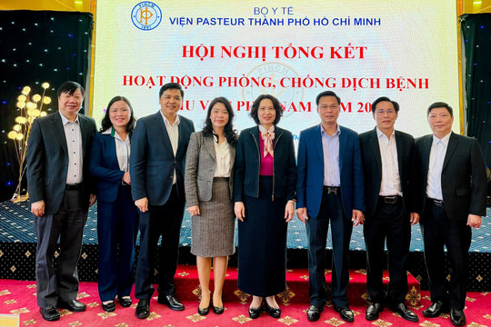 Điểm sáng trong phòng, chống dịch bệnh