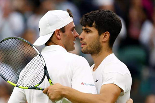 Vòng 4 Australian Open 2026: Alcaraz áp đảo, Medvedev tái ngộ duyên nợ Learner Tien