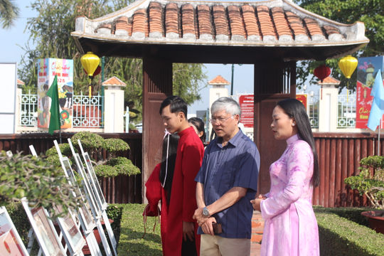 Sắc xuân bên mái Trường Dục Thanh