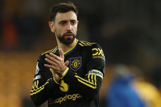 Manchester United hạ Arsenal 3-2: Michael Carrick giải mã Bruno Fernandes bằng sơ đồ 4-2-3-1