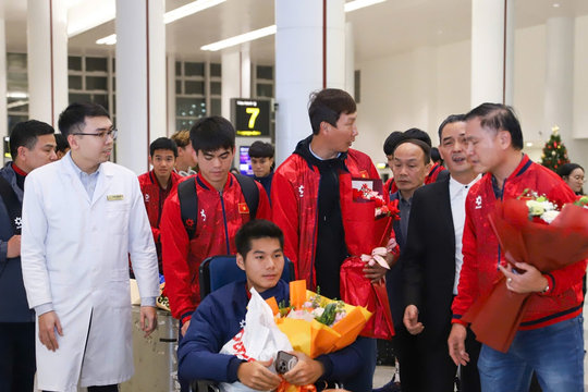 Nguyễn Hiểu Minh chưa ấn định ngày mổ dây chằng sau hành trình U23 châu Á