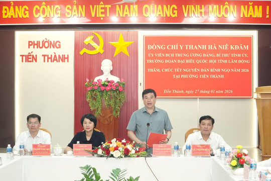 Bí thư Tỉnh ủy Lâm Đồng Y Thanh Hà Niê Kđăm thăm, chúc Tết phường Tiến Thành