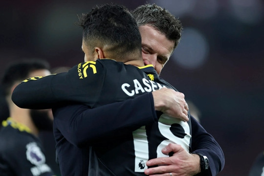 Sự im lặng của Michael Carrick: Chiến thắng bản lĩnh hơn cả 2 trận thắng của Man Utd
