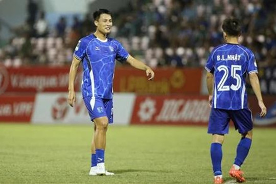Mạc Hồng Quân gia nhập Becamex TP.HCM: Sự trở lại của kinh nghiệm tại V-League