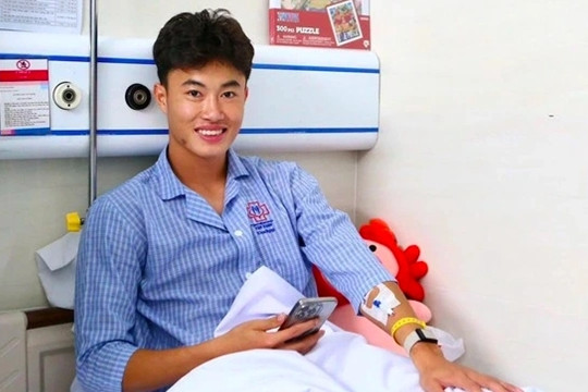 HLV Kim Sang-sik đón tin vui: Văn Trường hồi phục thần tốc, Hiểu Minh phẫu thuật thành công