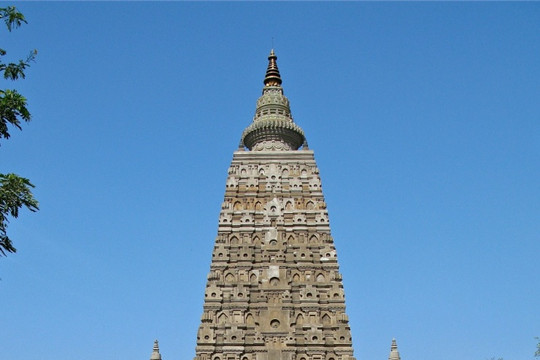 Bodh Gaya: Hành trình tìm về nơi Đức Phật thành đạo cùng ca sĩ Thủy Tiên