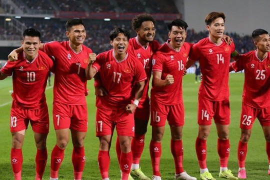 HLV Kim Sang-sik và bài toán thể hình: Tuyển Việt Nam sẵn sàng đòi nợ Malaysia