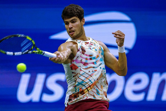 Alcaraz đối đầu Zverev tại bán kết Australian Open: Cuộc chiến của những kình địch