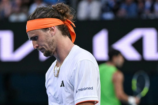 Zverev tố trọng tài thiên vị Alcaraz và loạt tin nóng thể thao sáng 31/1
