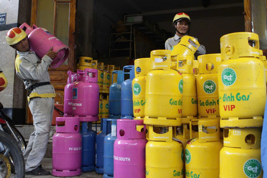 Giá gas bán lẻ tháng 2/2026 tăng lần thứ hai liên tiếp lên mức 431.568 đồng/bình 12kg