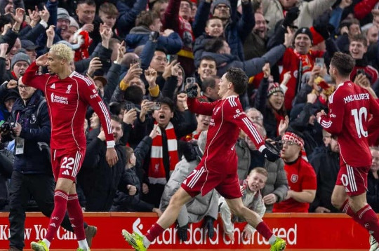 Liverpool 4-1 Newcastle: Hugo Ekitike bùng nổ và kỷ lục lịch sử của Salah