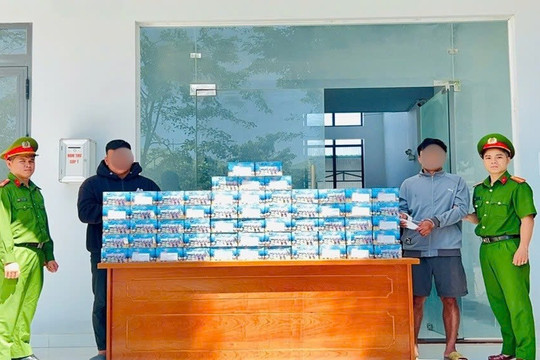Bắt giữ 2 đối tượng vận chuyển 100kg pháo hoa lậu đi tiêu thụ tại Lâm Đồng