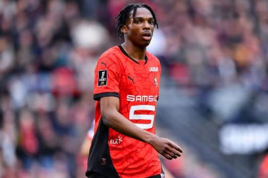 Liverpool chi 60 triệu bảng mua Jeremy Jacquet, Crystal Palace nổ bom tấn kỷ lục