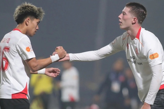Làn sóng Việt kiều bùng nổ tại V-League: Lời giải cho bài toán nhân sự của HLV Kim Sang Sik