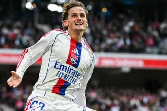 Sai lầm chuyển nhượng của Liverpool: Tyler Morton tỏa sáng tại Lyon còn Stefan Bajcetic bế tắc