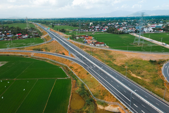 Cao tốc Hoài Nhơn - Quy Nhơn hoàn tất xây dựng, dự kiến thông xe trước Tết