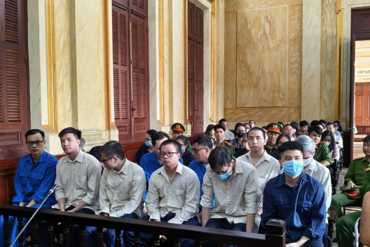 Xét xử vụ nhận hối lộ tại Chi cục Thú y Vùng VI: Các bị cáo khai là tiền cảm ơn