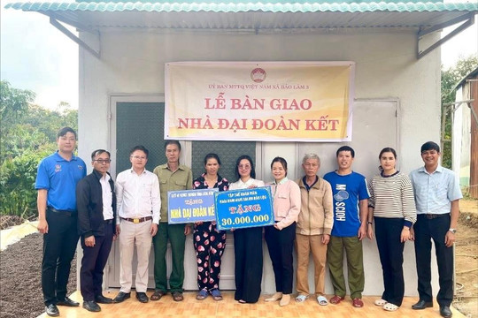 Mặt trận Tổ quốc chăm lo tết cho người nghèo