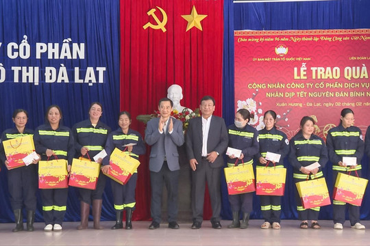 Ủy ban Trung ương MTTQ Việt Nam tặng 250 phần quà Tết cho công nhân đô thị Đà Lạt