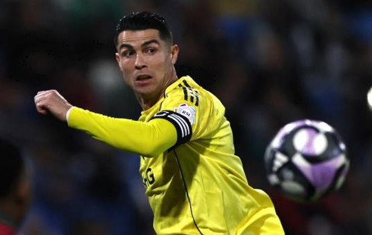 Ronaldo cân nhắc rời Al-Nassr, MU lên kế hoạch chi 100 triệu bảng cho hàng tiền vệ