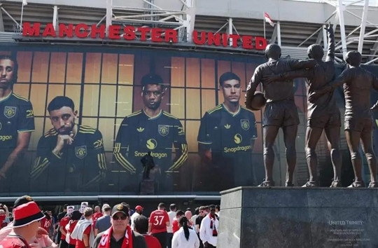Vết nứt trên đế chế tài chính của Man Utd: Khi quyền lực thương mại không còn là bất biến