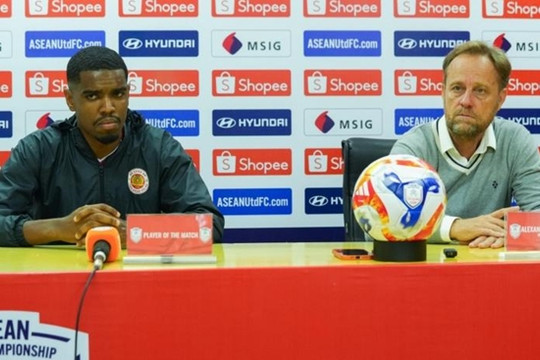 CAHN thắng hủy diệt 6-1: HLV Polking khen ngợi chiều sâu đội hình nhưng ra cảnh báo đanh thép
