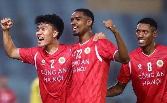 Phạm Lý Đức tỏa sáng trong màn hủy diệt 6-1 của CAHN trước Tampines Rovers