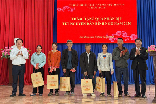 Đoàn ĐBQH và HĐND tỉnh Lâm Đồng thăm, tặng quà dịp Xuân Bính Ngọ 2026
