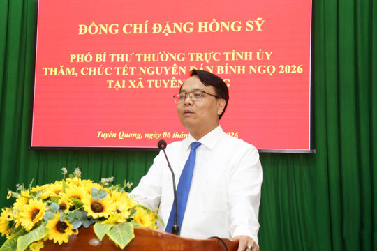 Phó Bí thư Thường trực Tỉnh ủy Lâm Đồng Đặng Hồng Sỹ chúc tết cán bộ và Nhân dân xã Tuyên Quang