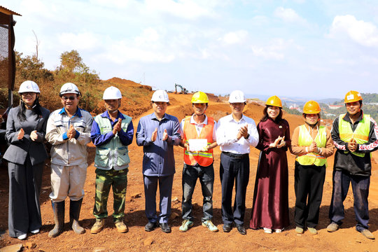 Bí thư Tỉnh ủy Lâm Đồng Y Thanh Hà Niê Kđăm kiểm tra Dự án Trường nội trú liên cấp Quảng Trực