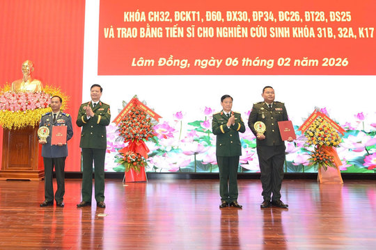 Học viện Lục quân trao bằng tiến sĩ quân sự cho 20 sĩ quan quân đội Việt Nam và Campuchia