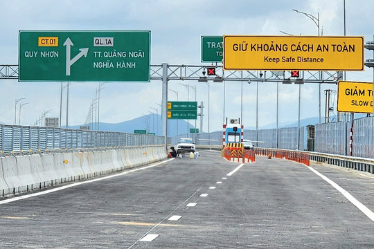 Đưa 5 tuyến cao tốc Bắc - Nam vào khai thác trước Tết Nguyên đán: Yêu cầu hoàn thiện gấp