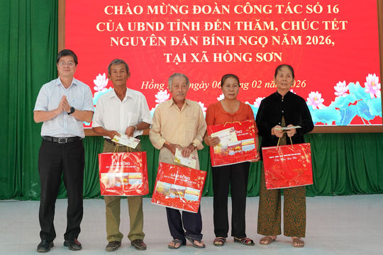 Phó Chủ tịch UBND tỉnh Lâm Đồng Nguyễn Hồng Hải thăm, tặng quà Tết tại xã Hàm Liêm, Hồng Sơn