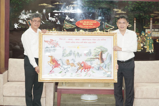 Lãnh đạo UBND tỉnh Lâm Đồng chúc Tết Đại học Quốc gia và Đại học Y Dược TP. Hồ Chí Minh