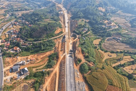 Cao tốc Hữu Nghị - Chi Lăng 12.000 tỷ tạm vận hành dịp Tết 2026 để giảm tải Quốc lộ 1