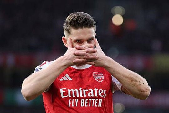 Arsenal đè bẹp Sunderland 3-0: Gyokeres lập cú đúp rực sáng, Zubimendi làm chủ trung tuyến