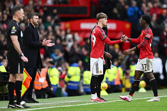 Manchester United hạ Tottenham 2-0: Khi di sản Carrington thắp sáng Old Trafford
