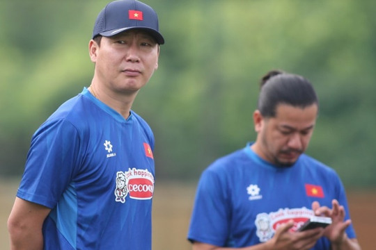 HLV Kim Sang-sik và bài toán hàng công tuyển Việt Nam: Nguyễn Xuân Son liệu có là lời giải duy nhất?