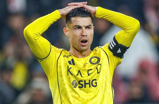 Cristiano Ronaldo muốn rời Al Nassr, MU kích hoạt kế hoạch chiêu mộ Manuel Locatelli