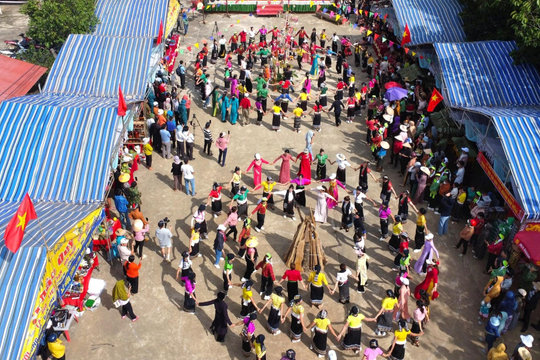 Xuân về, lòng dân ấm áp