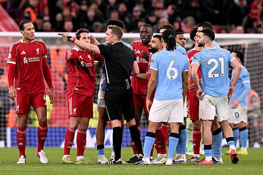 Liverpool phơi áo trước Man City: Khi sai lầm cá nhân đánh đổ mọi nỗ lực của Arne Slot