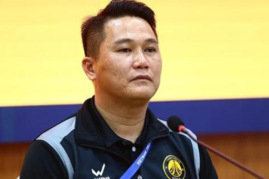 Thanh Hóa quật ngã CA TP.HCM: HLV Mai Xuân Hợp dặn học trò đi bộ để sinh tồn