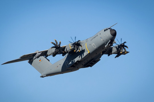 Airbus phát triển vận tải cơ A400M thành mẫu hạm phóng UAV vào năm 2029
