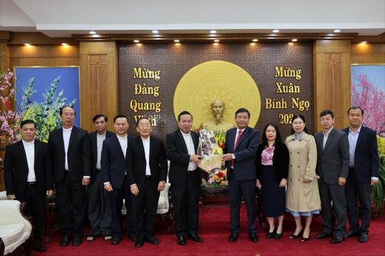 Phó Bí thư Tỉnh ủy Lâm Đồng Bùi Thắng tiếp các đoàn chức sắc tôn giáo đến chúc Tết