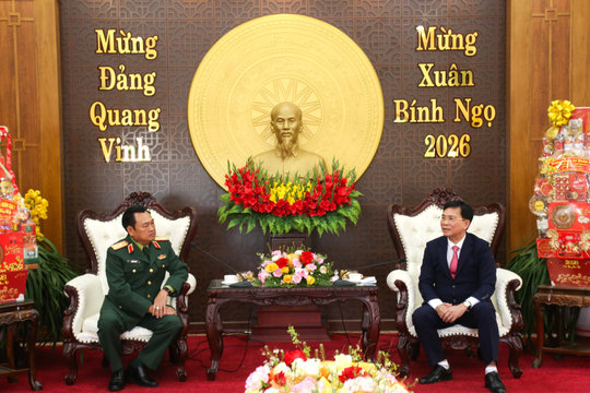 Bộ Tư lệnh Quân khu 7 thăm, chúc Tết tỉnh Lâm Đồng